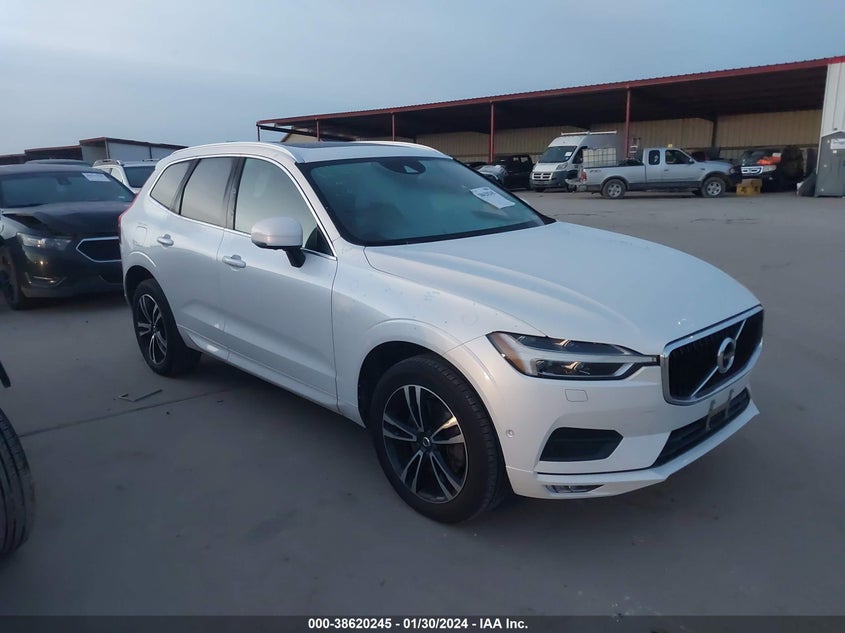 VIN YV4A22RKXJ1015774 2018 VOLVO XC60 T6 MOMENTUM