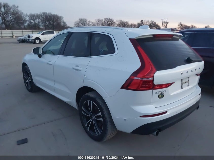 VIN YV4A22RKXJ1015774 2018 VOLVO XC60 T6 MOMENTUM
