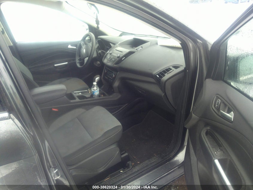 VIN 1FMCU0GD9JUD35628 2018 FORD ESCAPE SE