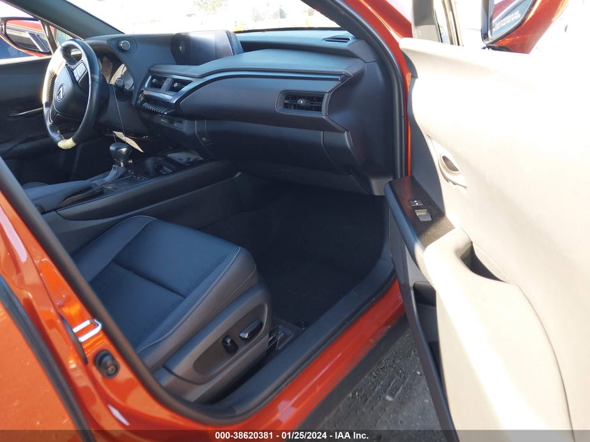 VIN JTHY3JBH5K2000925 2019 LEXUS UX 200