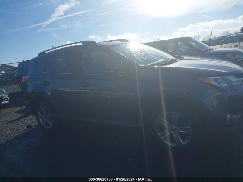 2015 TOYOTA RAV4 XLE - JTMRFREV0FD157804