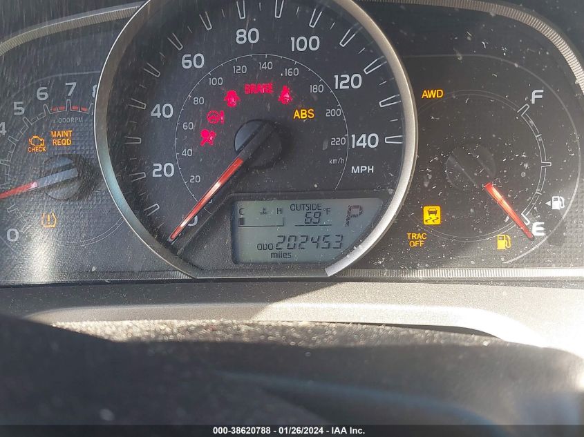 2015 TOYOTA RAV4 XLE - JTMRFREV0FD157804
