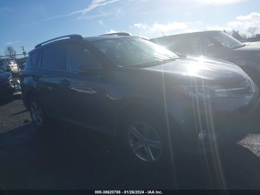 2015 TOYOTA RAV4 XLE - JTMRFREV0FD157804