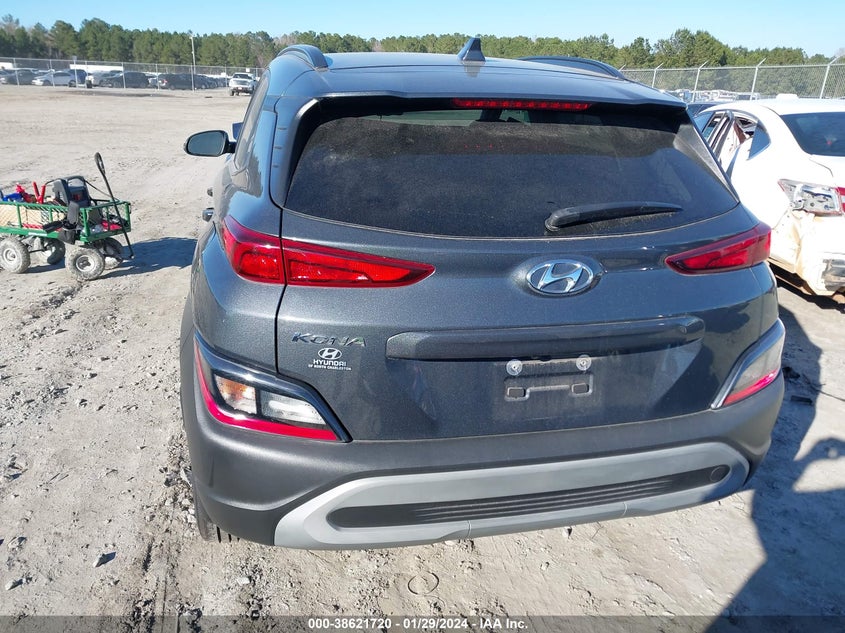 VIN KM8K62AB4NU858005 2022 HYUNDAI KONA SEL