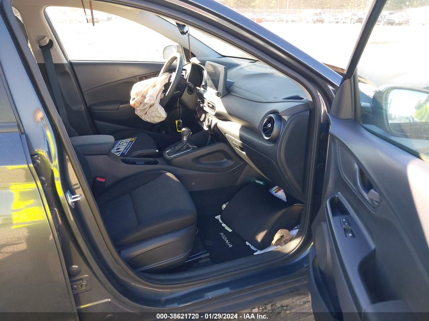 VIN KM8K62AB4NU858005 2022 HYUNDAI KONA SEL