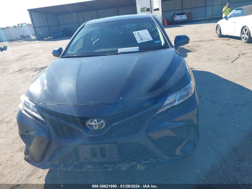 2018 TOYOTA CAMRY SE - 4T1B11HK8JU558587