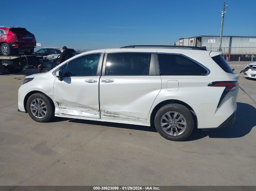 2021 TOYOTA SIENNA XLE - 5TDYRKEC6MS043087