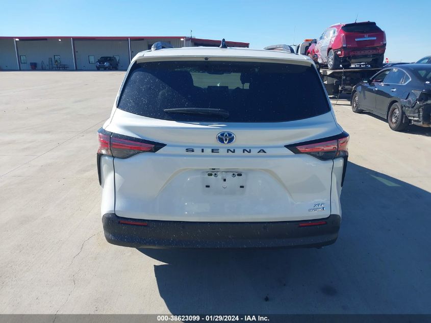 2021 TOYOTA SIENNA XLE - 5TDYRKEC6MS043087