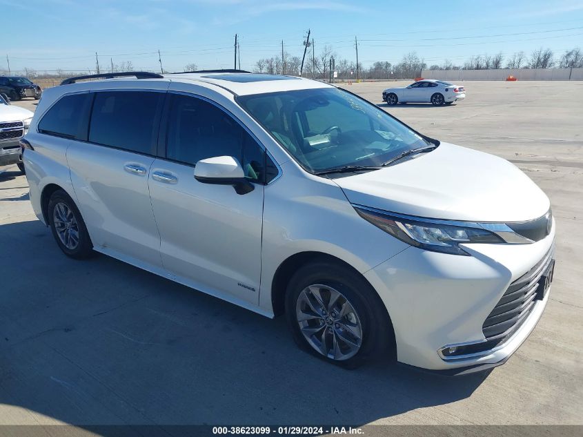 2021 TOYOTA SIENNA XLE - 5TDYRKEC6MS043087
