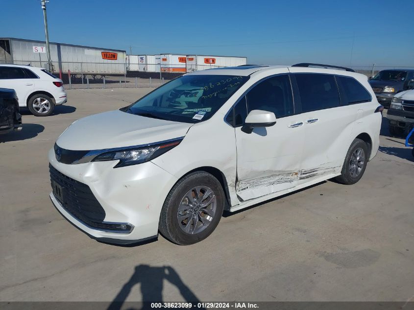 2021 TOYOTA SIENNA XLE - 5TDYRKEC6MS043087