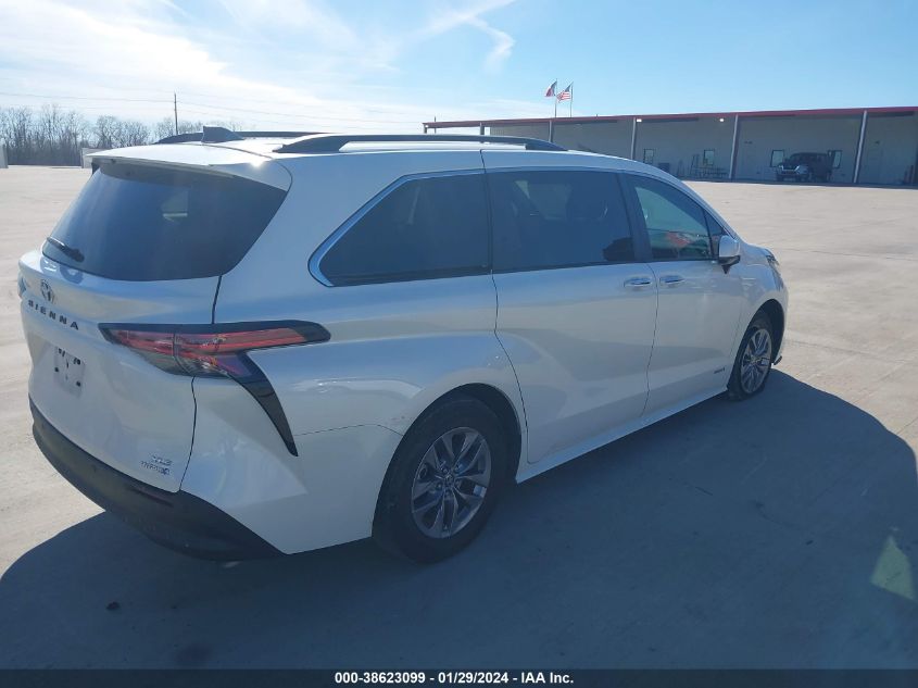 2021 TOYOTA SIENNA XLE - 5TDYRKEC6MS043087