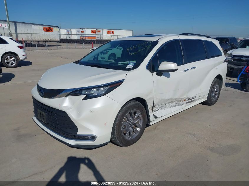 2021 TOYOTA SIENNA XLE - 5TDYRKEC6MS043087