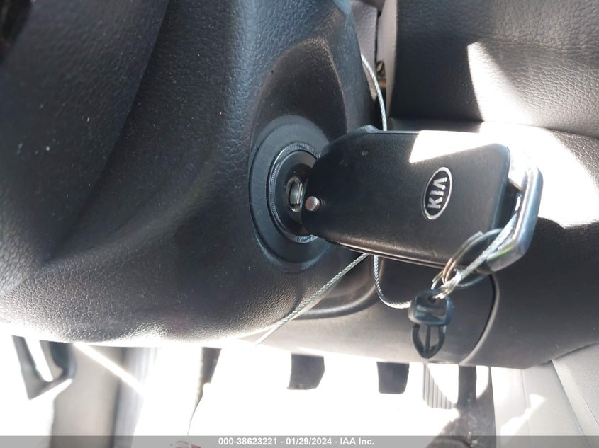 VIN 3KPF24AD4KE005239 2019 KIA FORTE FE