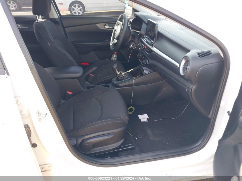 VIN 3KPF24AD4KE005239 2019 KIA FORTE FE