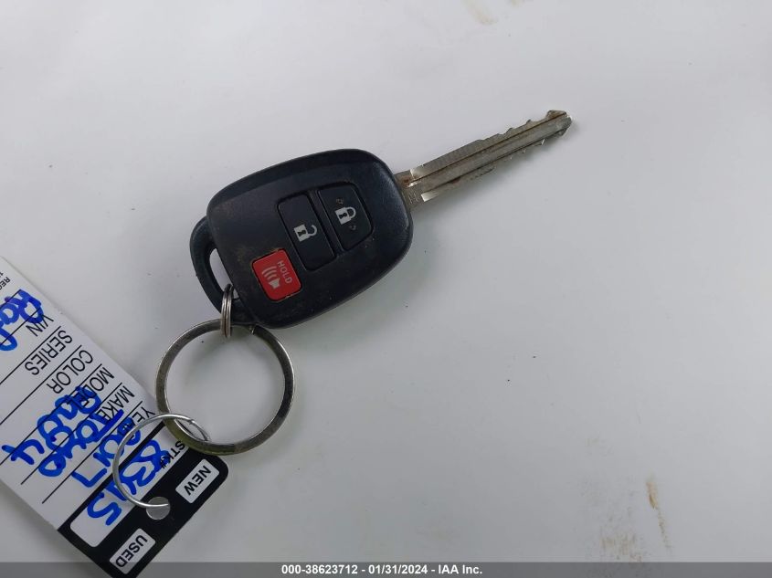 2017 TOYOTA RAV4 XLE - JTMRFREV5HJ137004