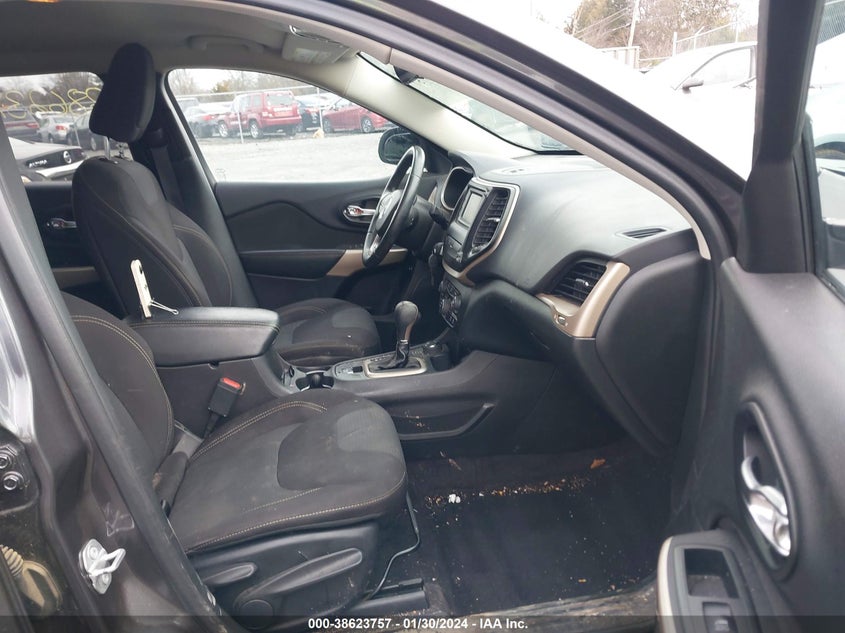 VIN 1C4PJMCB8HW504790 2017 JEEP CHEROKEE LATITUDE