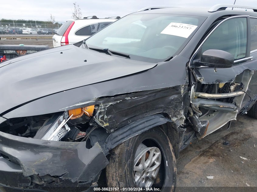 VIN 1C4PJMCB8HW504790 2017 JEEP CHEROKEE LATITUDE