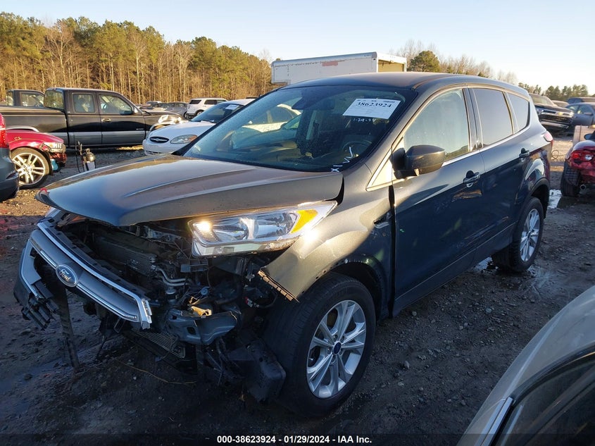 VIN 1FMCU0GD2KUC45531 2019 FORD ESCAPE SE