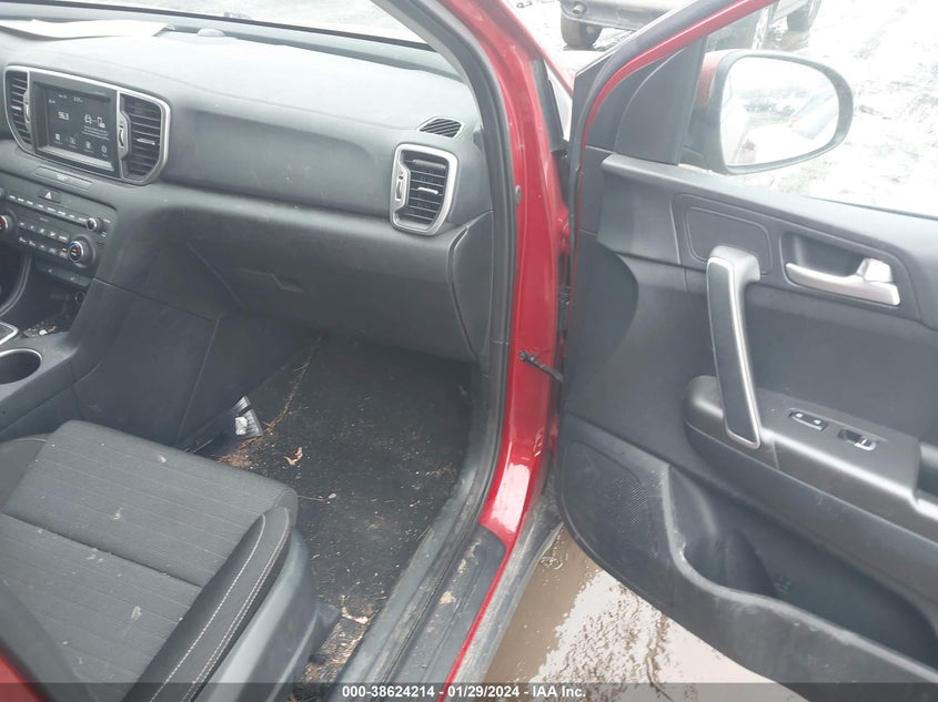 VIN KNDPMCAC9K7566892 2019 KIA SPORTAGE LX