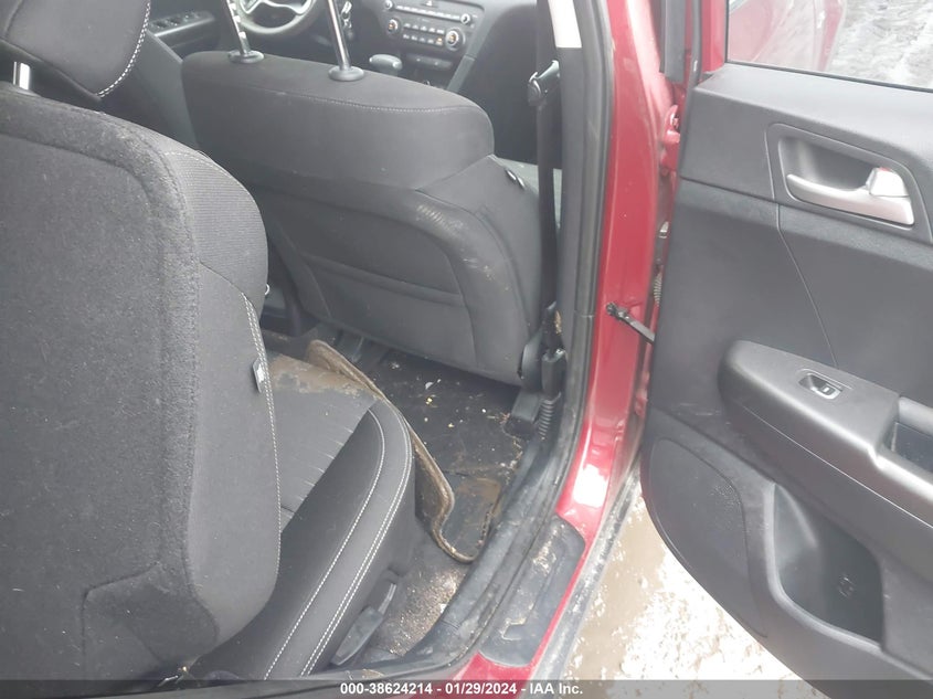 VIN KNDPMCAC9K7566892 2019 KIA SPORTAGE LX