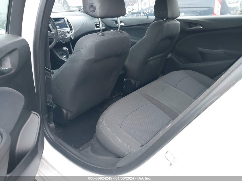 VIN 3G1BE6SM1JS588572 2018 CHEVROLET CRUZE LT