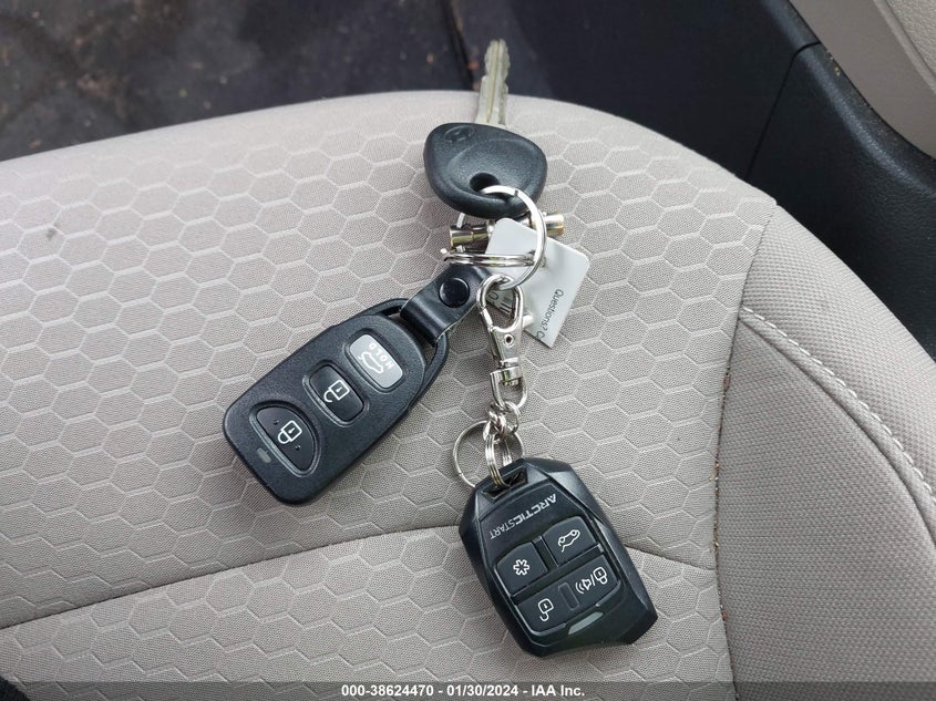 VIN 5NPD74LF3LH620529 2020 HYUNDAI ELANTRA SE