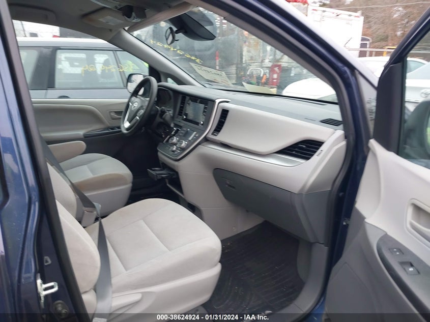 VIN 5TDZZ3DC4LS082657 2020 TOYOTA SIENNA L
