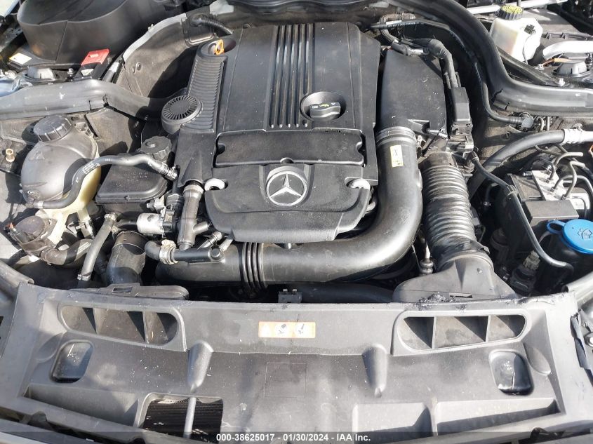 2013 MERCEDES-BENZ C 250 LUXURY/SPORT - WDDGF4HB4DR268213