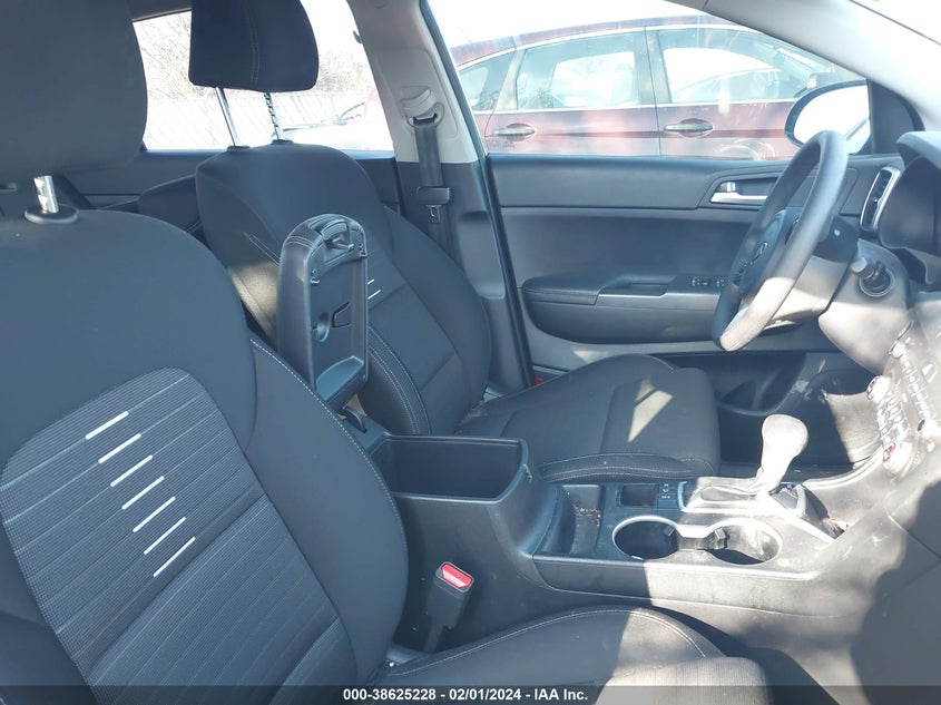 VIN KNDPMCAC1N7010984 2022 KIA SPORTAGE LX