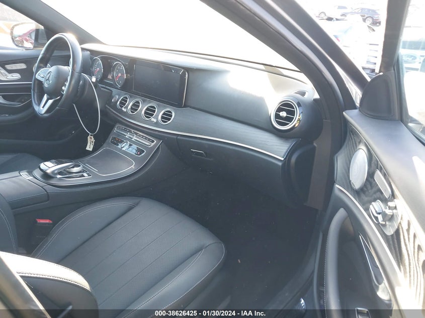 VIN WDDZF4JB2KA629789 2019 MERCEDES-BENZ E 300