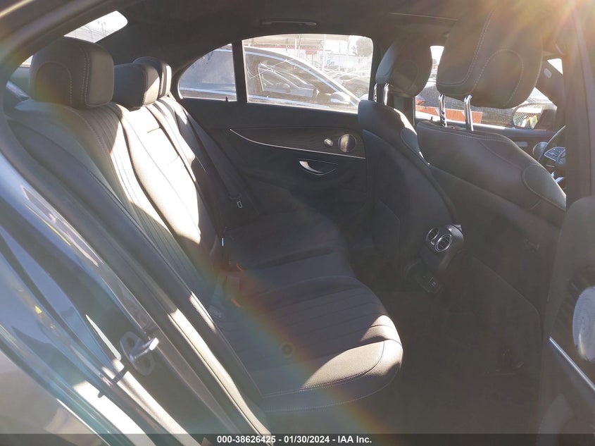 VIN WDDZF4JB2KA629789 2019 MERCEDES-BENZ E 300