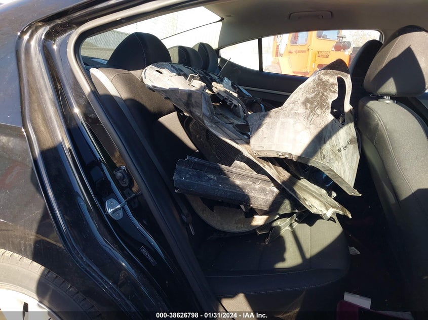 VIN 5NPD74LF4JH311522 2018 HYUNDAI ELANTRA SE