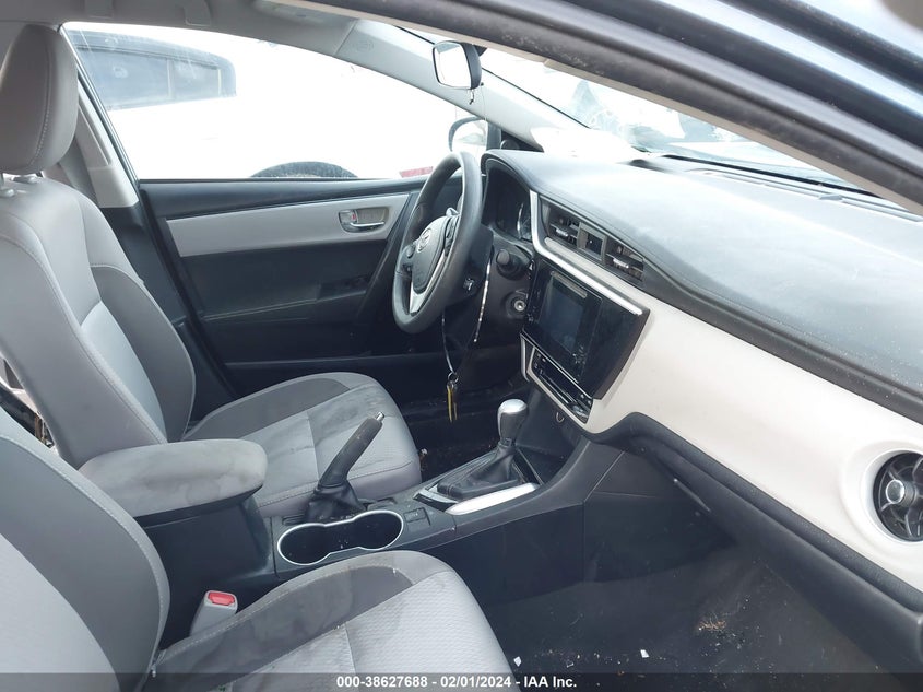 VIN 2T1BURHE3JC116673 2018 TOYOTA COROLLA LE