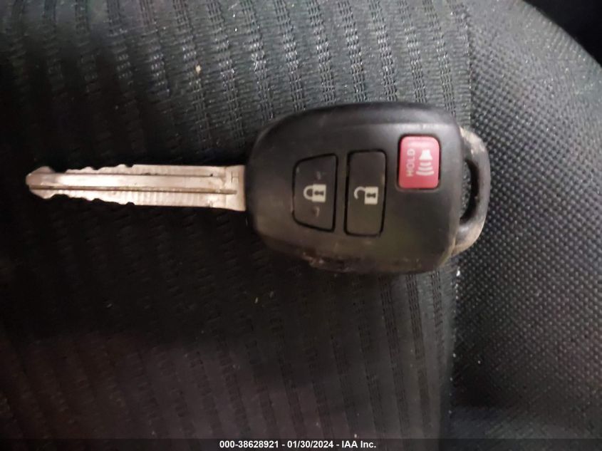 2018 TOYOTA RAV4 LE - JTMBFREV8JJ260996