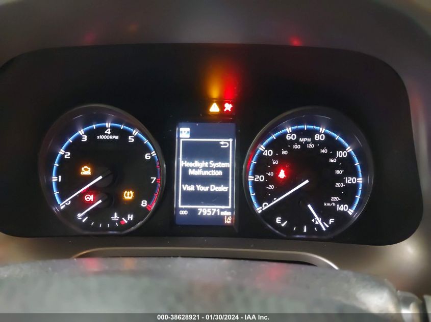 2018 TOYOTA RAV4 LE - JTMBFREV8JJ260996