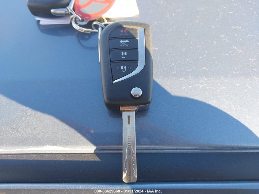 VIN 5YFEPMAE4MP169744 2021 TOYOTA COROLLA LE