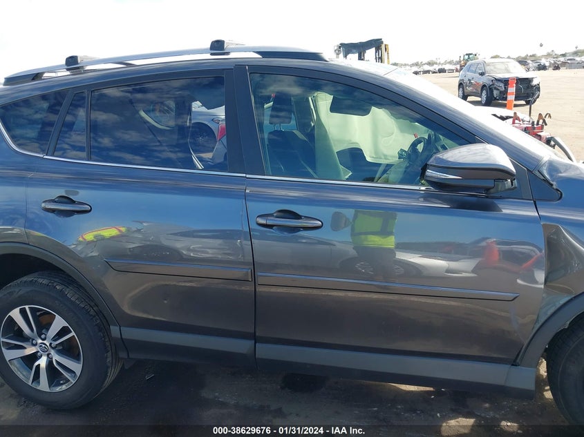 VIN JTMWFREV9HD099228 2017 TOYOTA RAV4 XLE