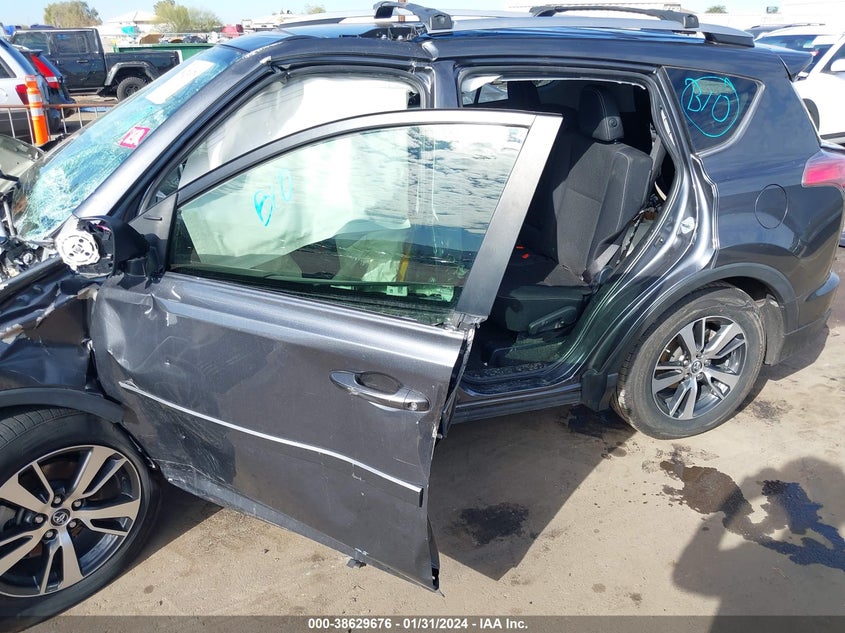 VIN JTMWFREV9HD099228 2017 TOYOTA RAV4 XLE