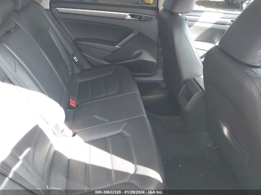 2017 VOLKSWAGEN PASSAT 1.8T R-LINE - 1VWDT7A38HC046824