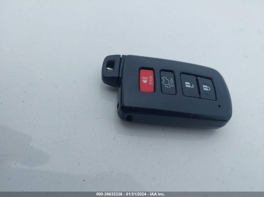 2017 TOYOTA RAV4 HV LE/XLE - JTMRJREVXHD108739
