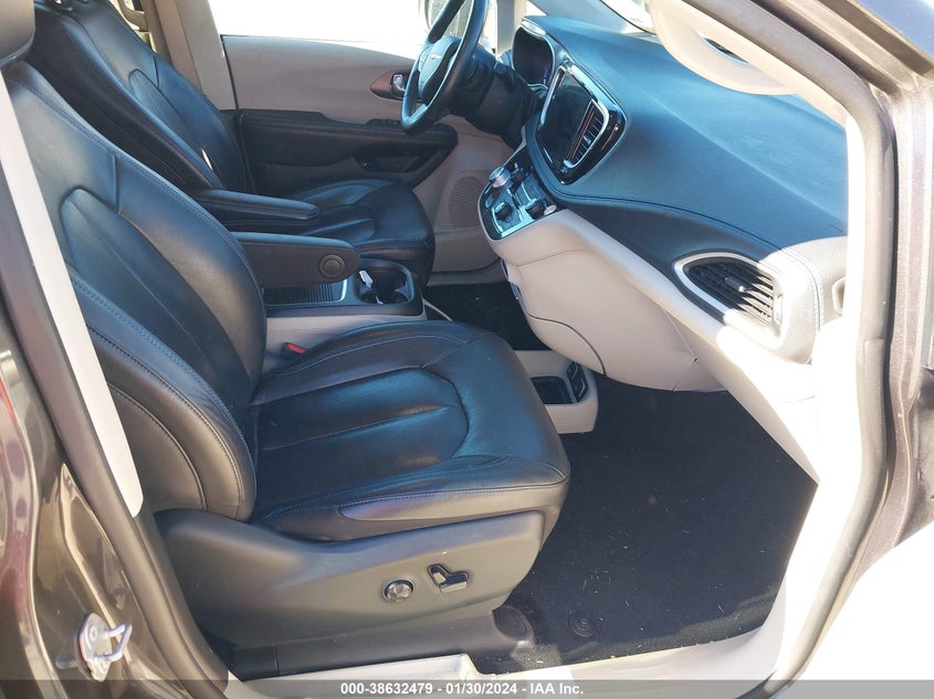VIN 2C4RC1L77MR605884 2021 CHRYSLER PACIFICA HYBRID TOURING L