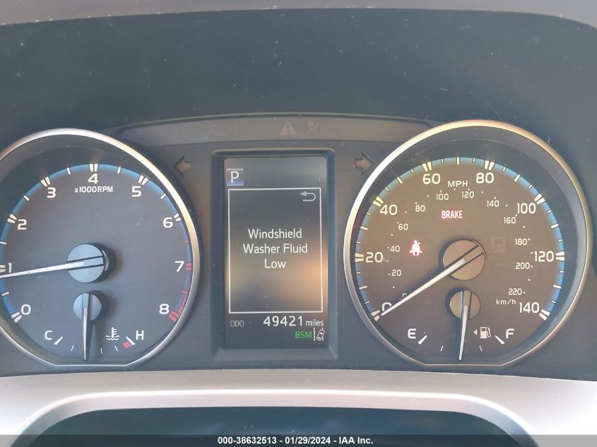 2018 TOYOTA RAV4 XLE - JTMRFREV8JJ261094