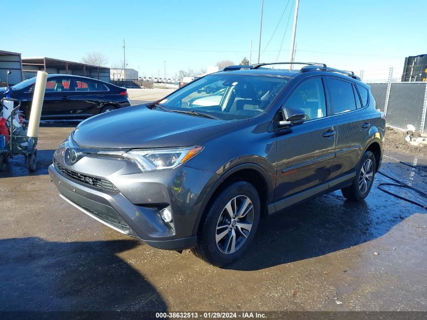2018 TOYOTA RAV4 XLE - JTMRFREV8JJ261094