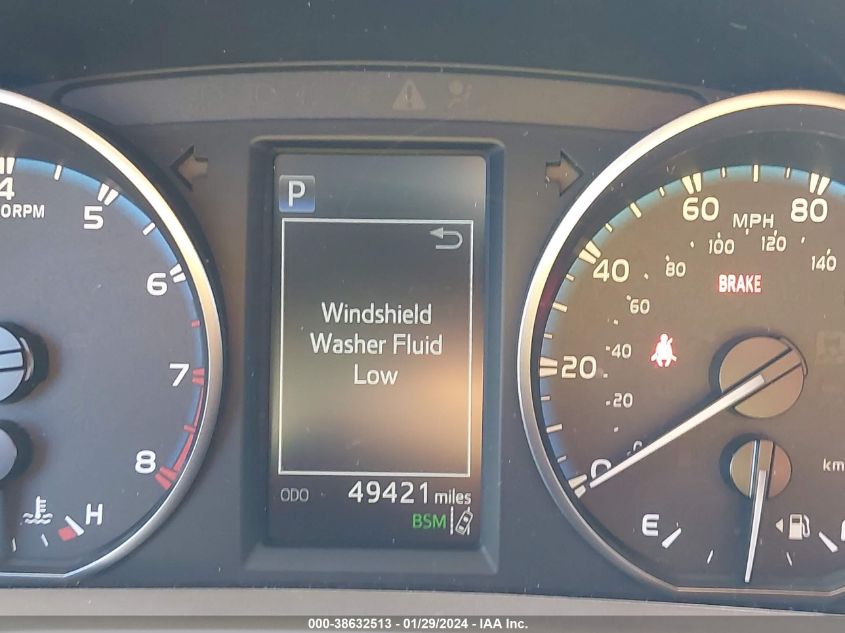 2018 TOYOTA RAV4 XLE - JTMRFREV8JJ261094