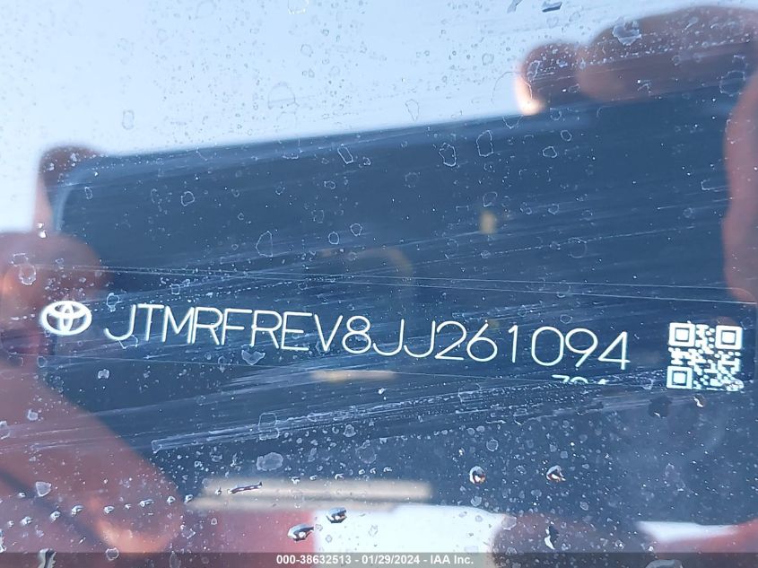 2018 TOYOTA RAV4 XLE - JTMRFREV8JJ261094