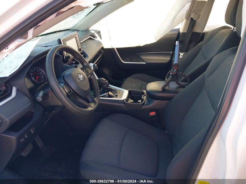 VIN 2T3P1RFV8MW210964 2021 TOYOTA RAV4 XLE