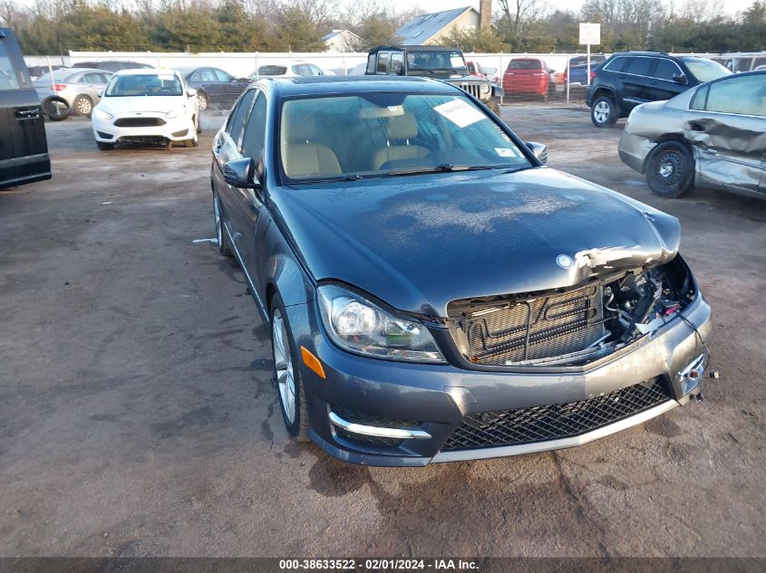 2013 MERCEDES-BENZ C 250 LUXURY/SPORT - WDDGF4HB3DA767194