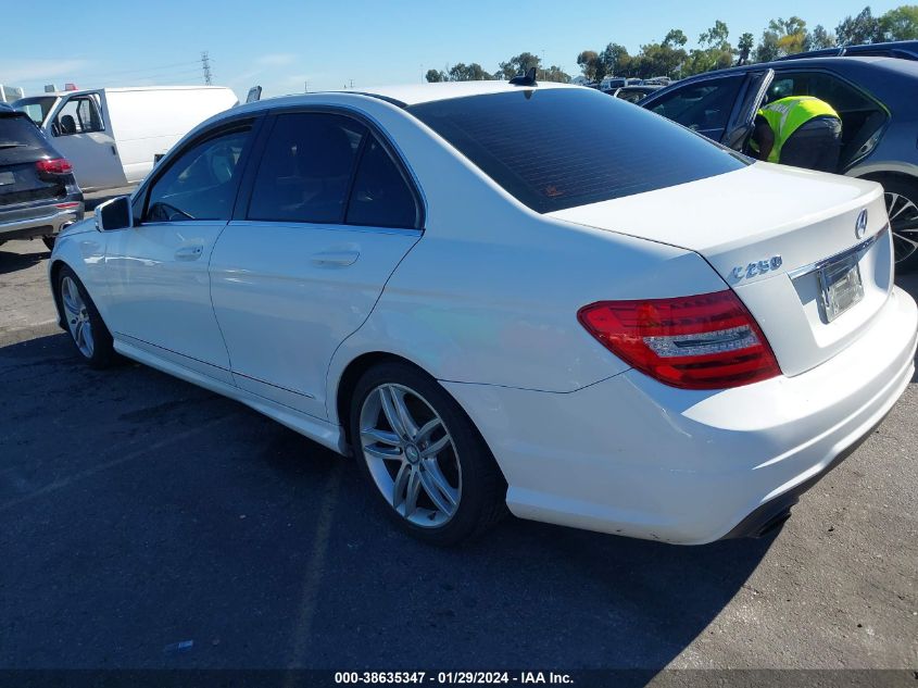 2013 MERCEDES-BENZ C 250 LUXURY/SPORT - WDDGF4HB6DA786287