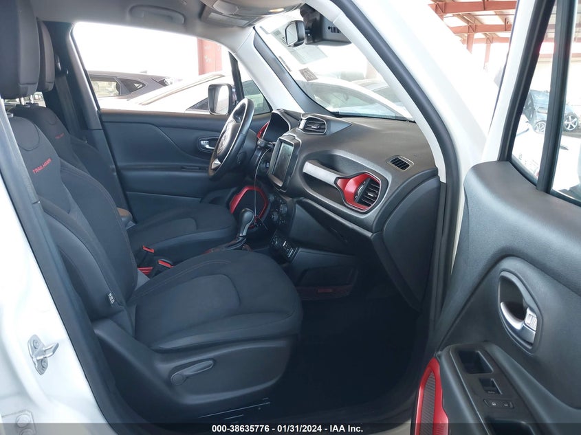 VIN ZACCJBCB7JPH79332 2018 JEEP RENEGADE TRAILHAWK