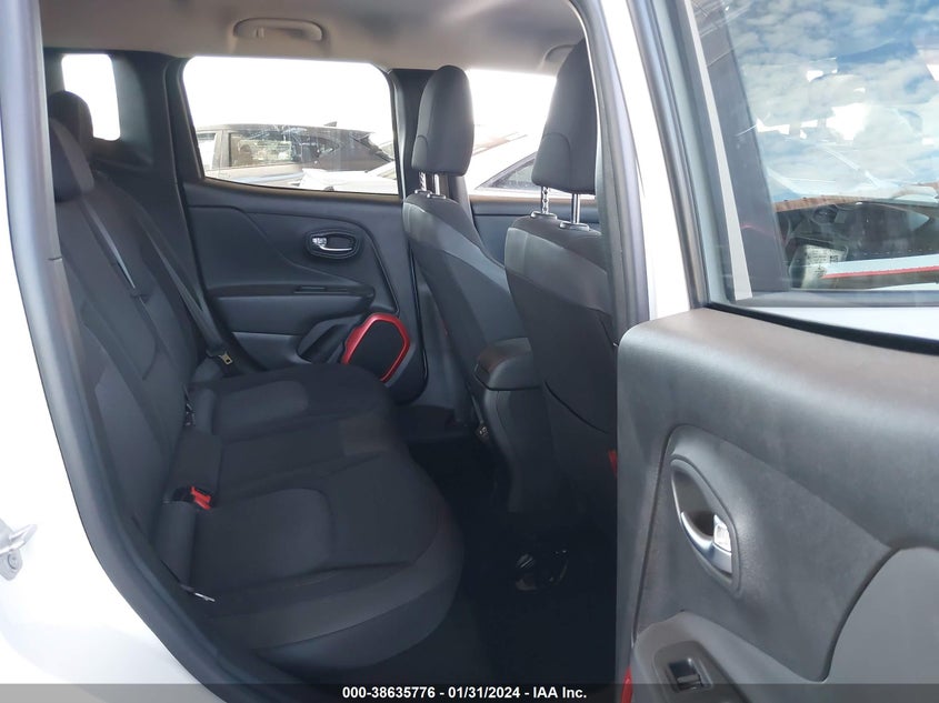 VIN ZACCJBCB7JPH79332 2018 JEEP RENEGADE TRAILHAWK